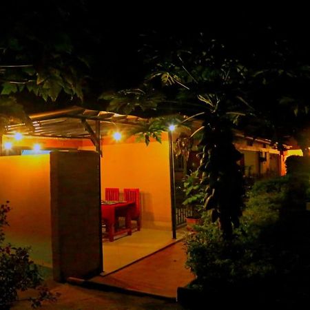 Palm Star Motel Fort Portal Kültér fotó