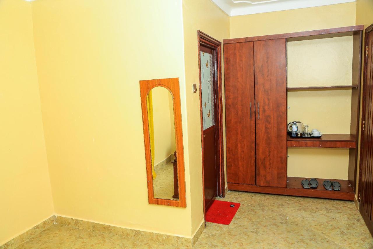 Palm Star Motel Fort Portal Kültér fotó