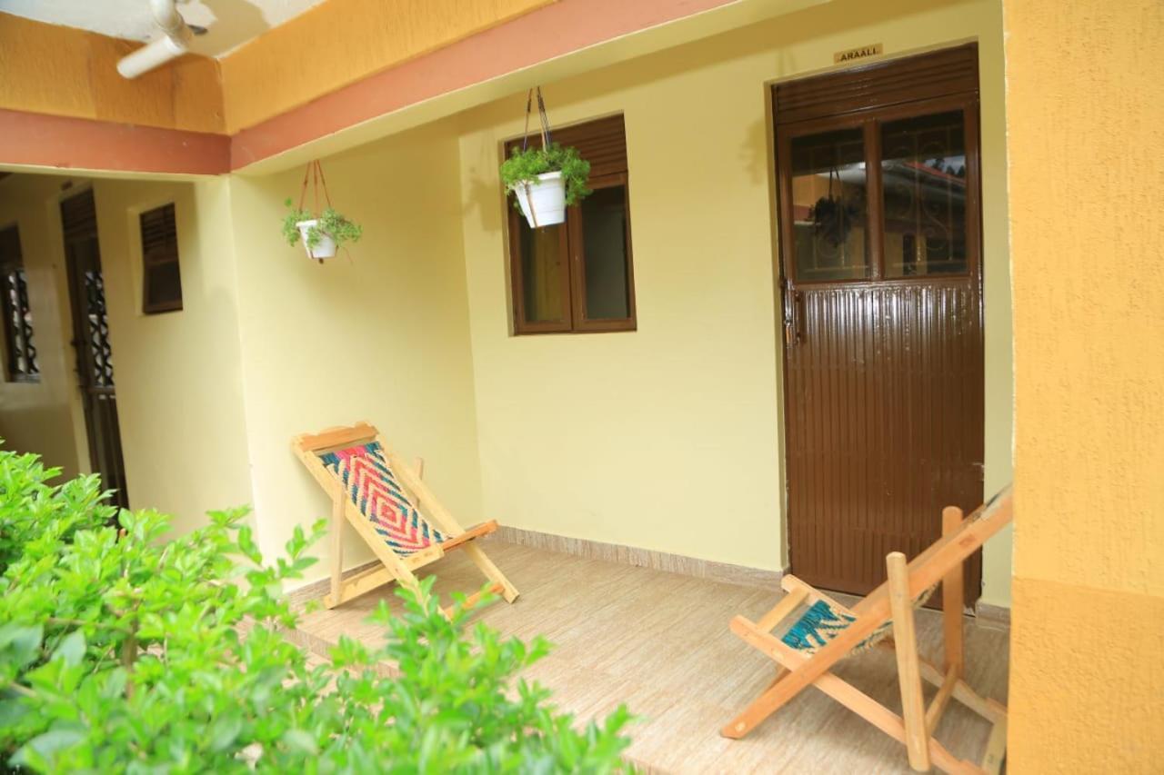 Palm Star Motel Fort Portal Kültér fotó