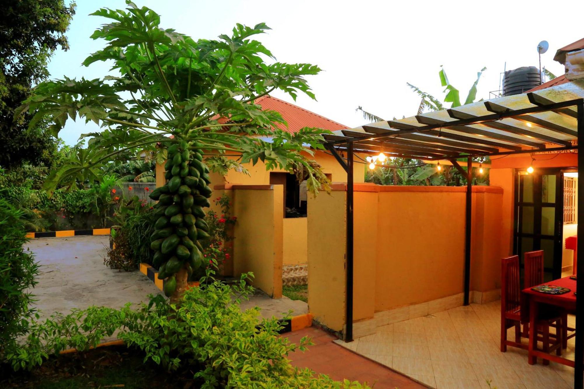 Palm Star Motel Fort Portal Kültér fotó