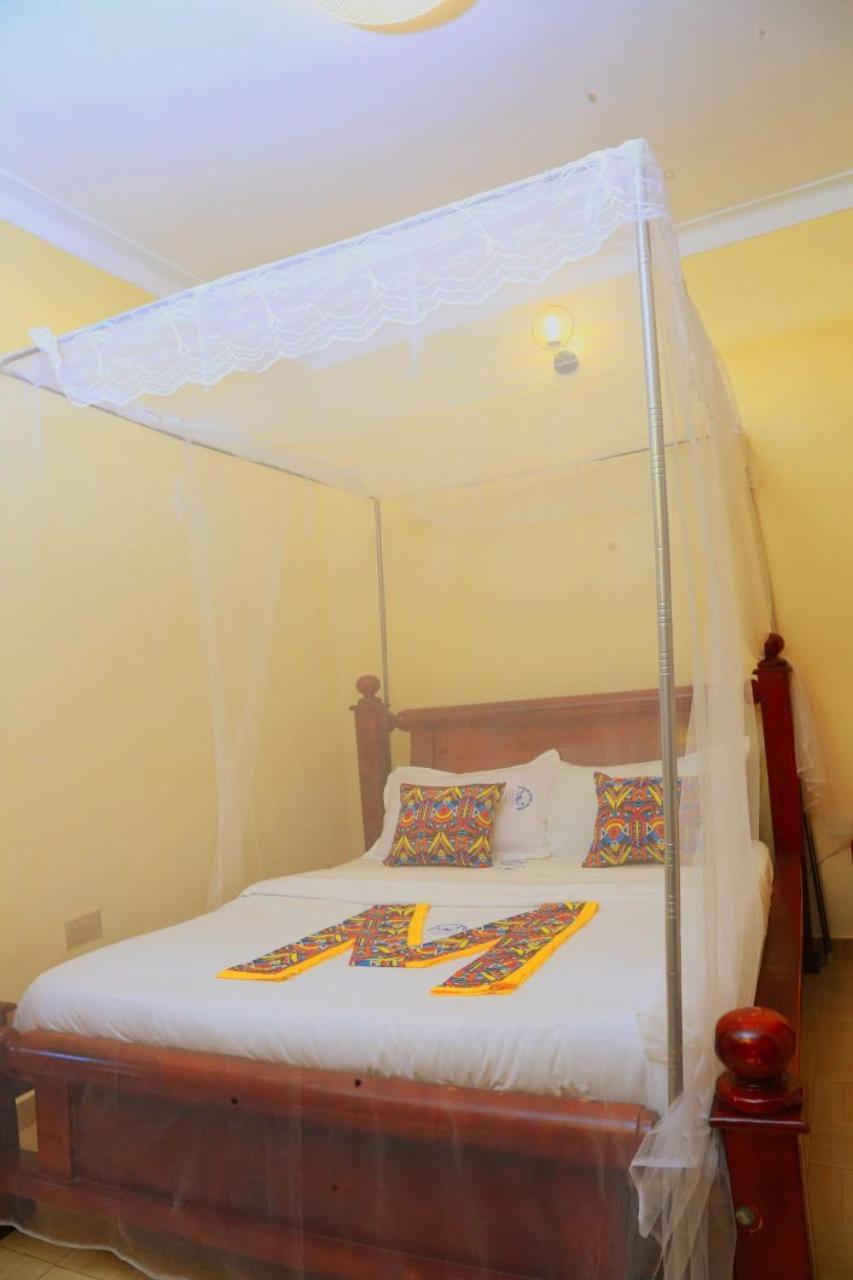 Palm Star Motel Fort Portal Kültér fotó