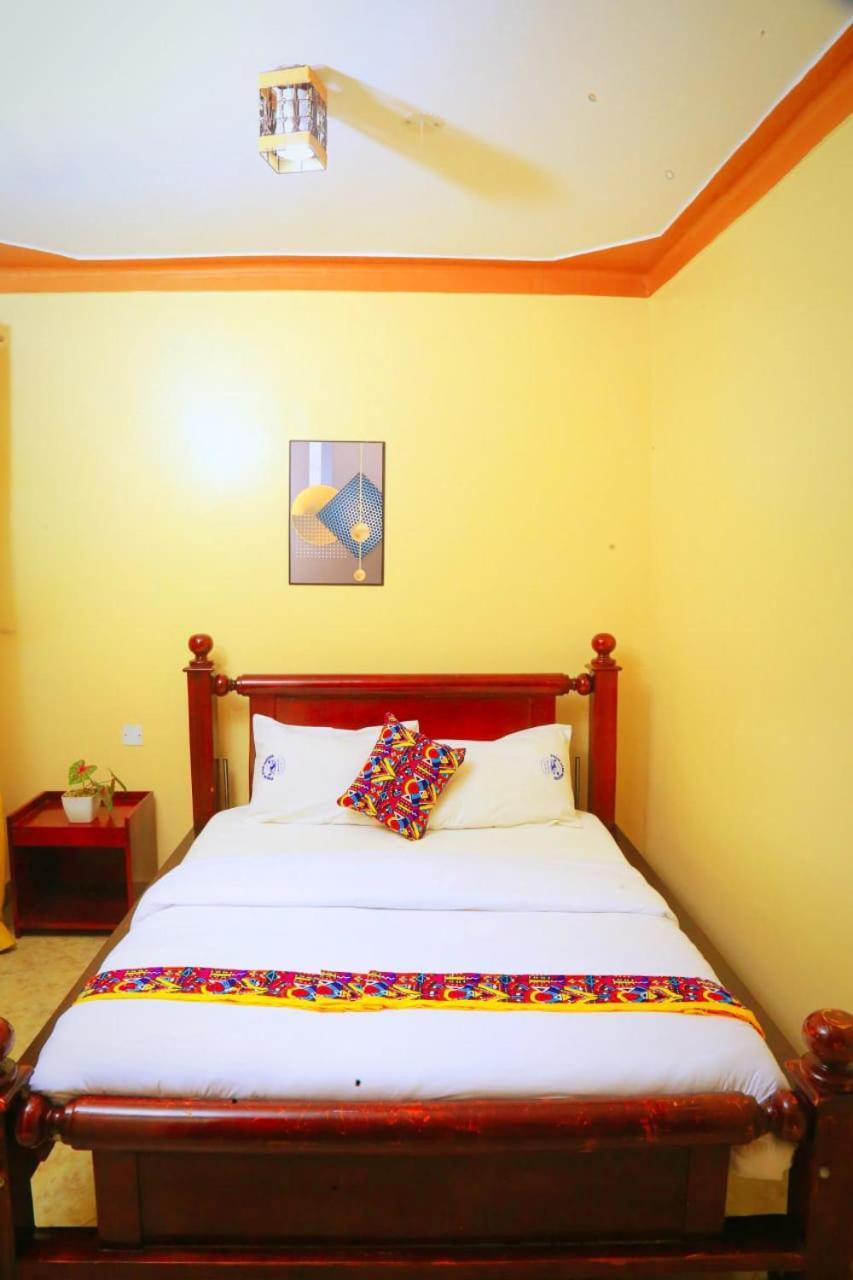 Palm Star Motel Fort Portal Kültér fotó